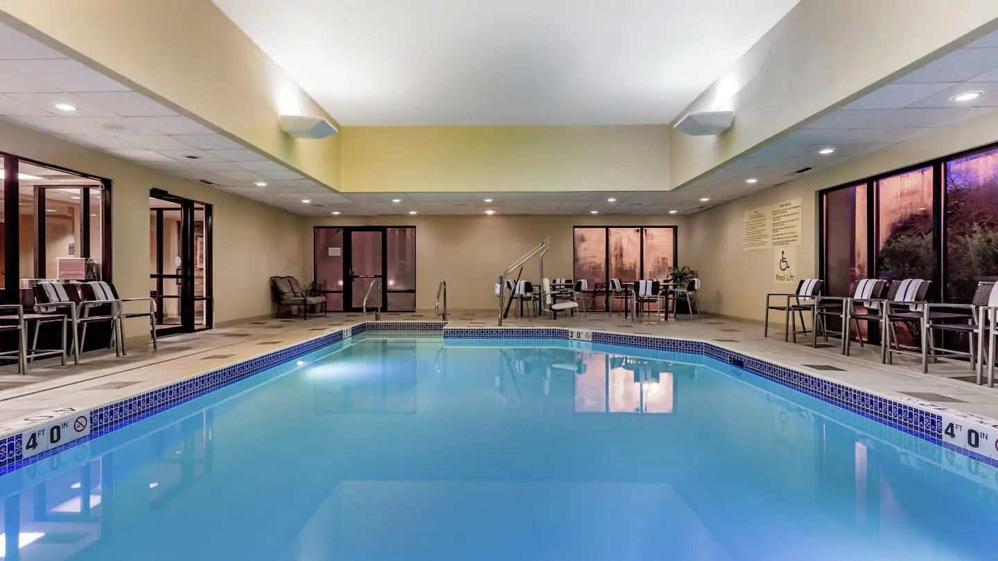 Hampton Inn Milwaukee Airport Milwaukee WI Hotels Airport Hotels With